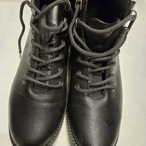 Women Black Lace-Up Casual Boots